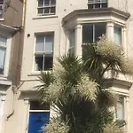Granby House Apartments, 3, In The Old Town, Sea And Castle Views 5 Minutes Walk To South Bay Lejlighed