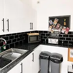 Granby House Apartments, 3, In The Old Town, Sea And Castle Views 5 Minutes Walk To South Bay * Scarborough