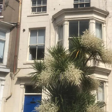 Granby House Apartments, 3, In The Old Town, Free On Street Parking Included Apartment