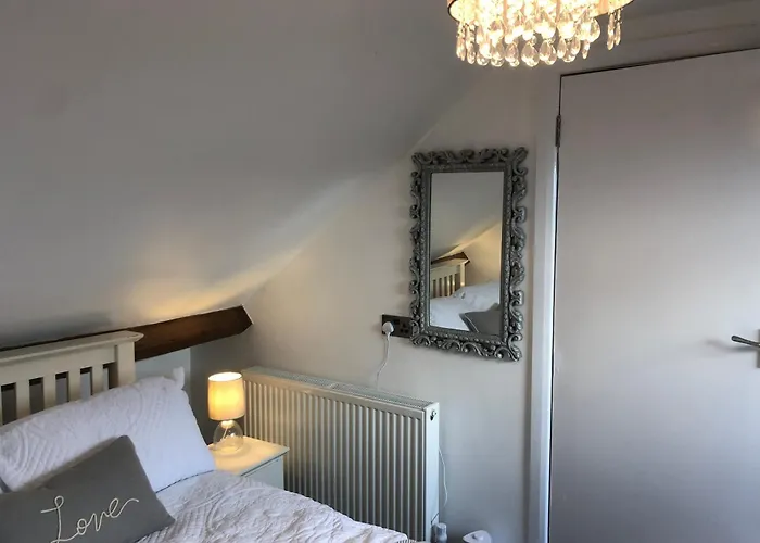 Granby House Apartments, 3, In The Old Town, Free On Street Parking Included Sea And Castle Views