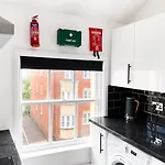 Granby House Apartments, 3, In The Old Town, Sea And Castle Views 5 Minutes Walk To South Bay 아파트 스카버러