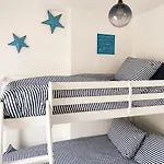 Granby House Apartments, 3, In The Old Town, Sea And Castle Views 5 Minutes Walk To South Bay 아파트 스카버러