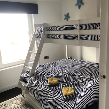 Apartmán Granby House Apartments, 3, In The Old Town, Free On Street Parking Included Sea And Castle Views *