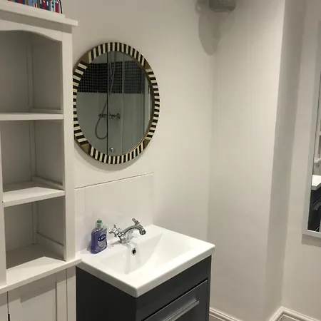 Granby House Apartments, 3, In The Old Town, Free On Street Parking Included Sea And Castle Views *