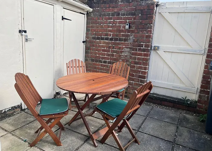 Apartman Granby House Apartments, 3, In The Old Town, Free On Street Parking Included Sea And Castle Views